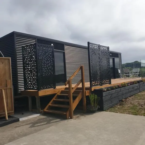 Kaiwaka에 위치한 호텔 Mangawhai Heads Cabin with 2nd bedroom option