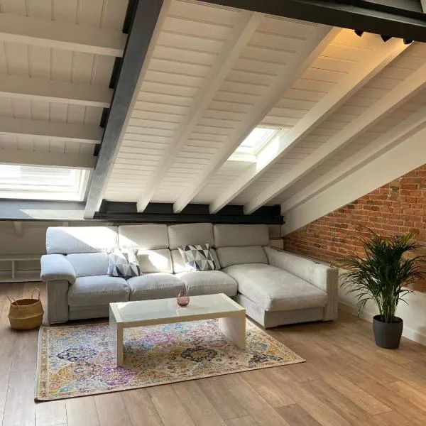 Bluu House, hotel in Llanes