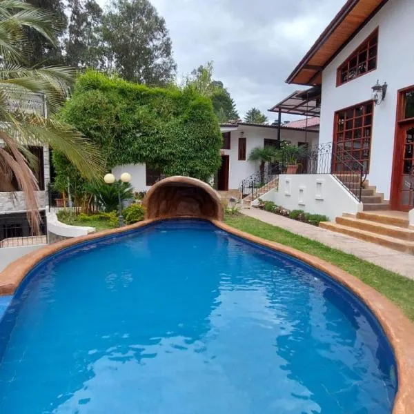 El Castillo de Nallig, hotel in La Higuera