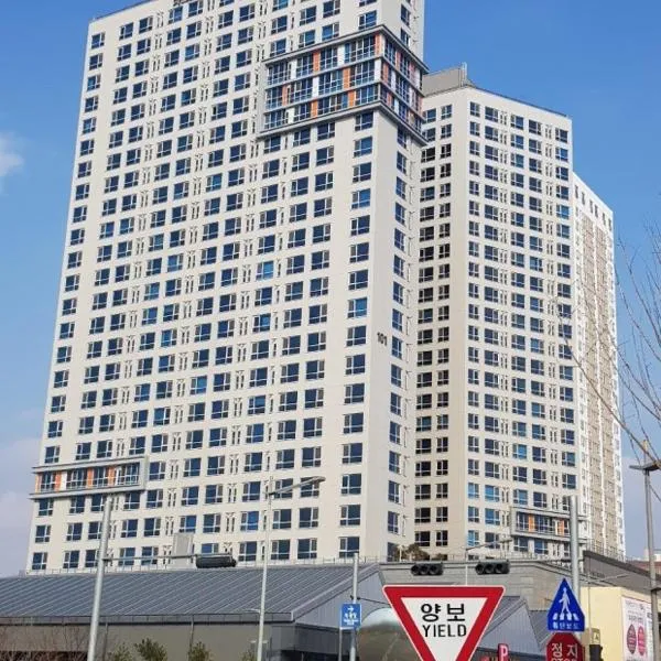 Gimcheon Gumi KTX Yulgokdong Apartment, hotel di Gumi