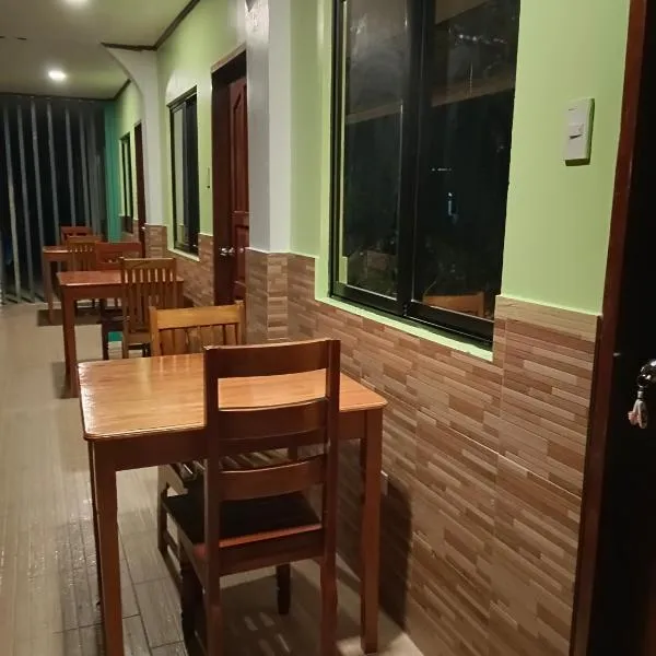 Rabang Traveller's Inn, hotel v destinaci San Vicente