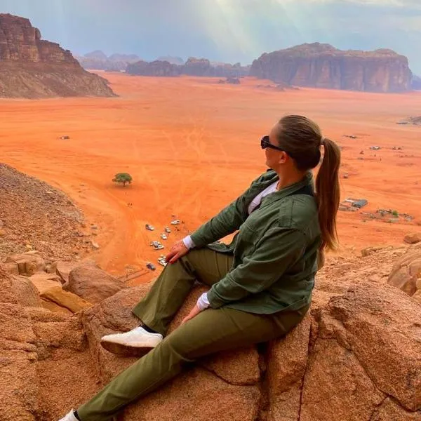 Wadi Rum Meteorite camp, hotel in Wadi Rum