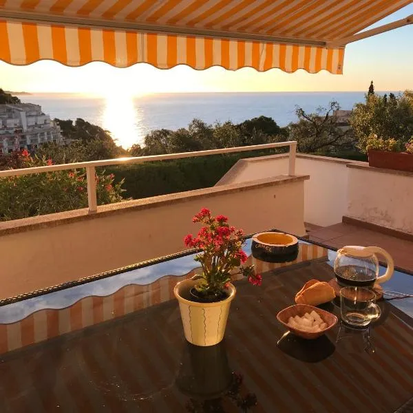 Apartamento con piscina - Tossa - Magníficas vistas al mar, hotel a Girona