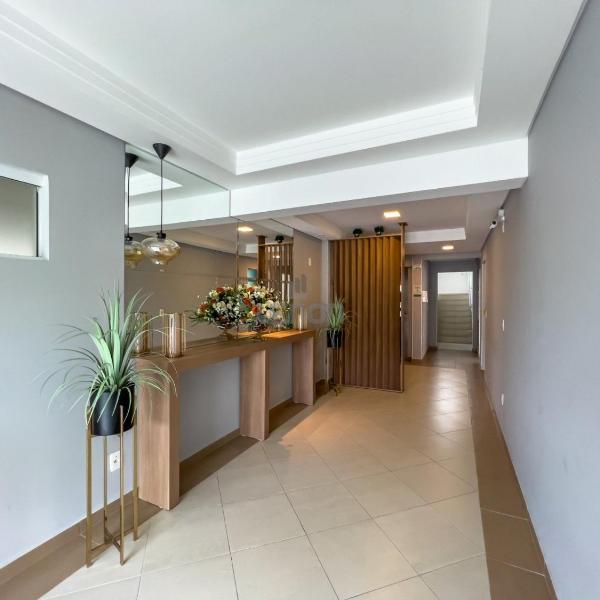 012 - Apartamento espaçoso à 120m Praia de Bombas - Foto 4