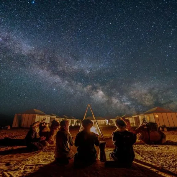 Merzouga Luxury Tents - Glamping, hotel in Merzouga