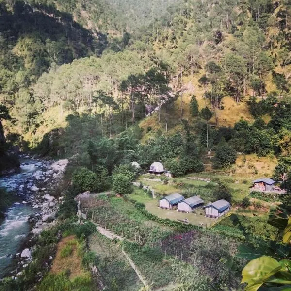 Glamping Tales by the Riverside - Luxury Geodesic Domes & Tents, hotel a Bhimtal