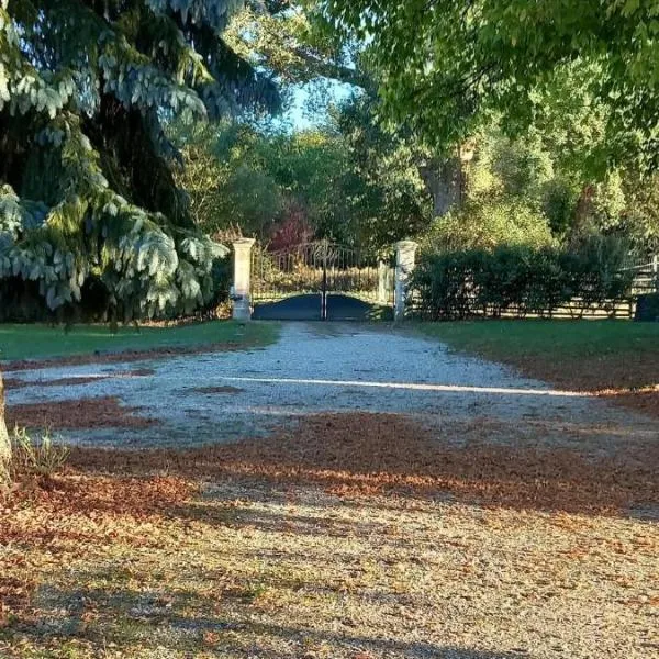 Maison d'Emmannaelle, hotel v destinácii Auros