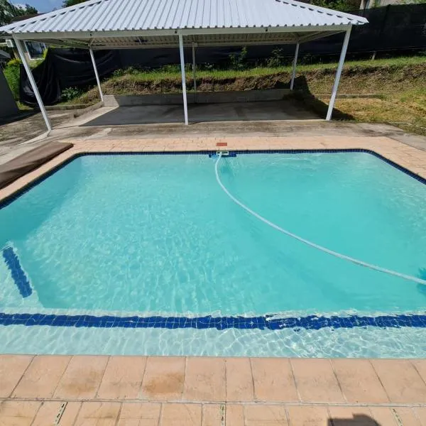 Dumabezwe Guest House, hotel v destinaci Tugela