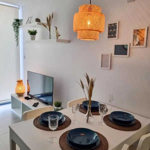 Brand New - Massive Studio - E1 - Self Catering, hotel v destinaci Gibraltar