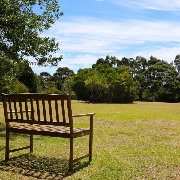 Bells Beach Cottages - Pet friendly cottage with wood heater
