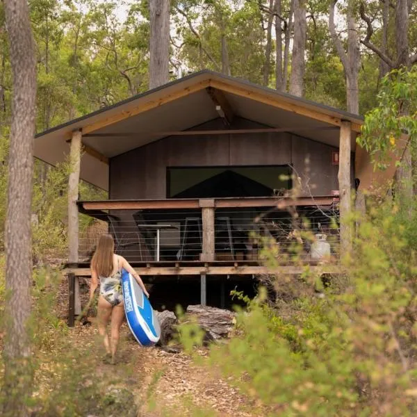 Lake Brockman Tourist Park - Glamping Tent, hotel v destinaci Cookernup