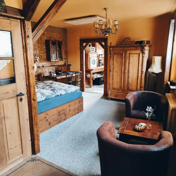 Vintage Ferienwohnung Viktoria, hotel v destinaci Bad Klosterlausnitz