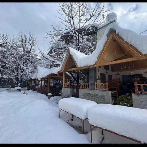 Purnima Little Italy, hótel í Manāli