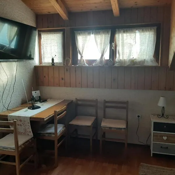 Soba za nocenje Noa i Mila, hotel in Bezovina