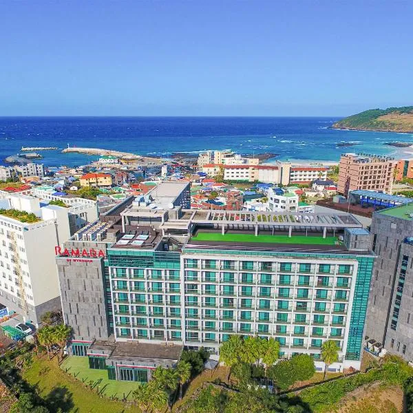 Ramada by Wyndham Jeju Hamdeok: Pukch'on-ni şehrinde bir otel