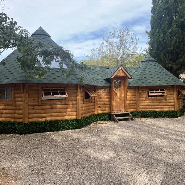 Les hebergements Insolites, hotel en Taradeau