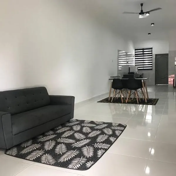 A Comfortable Home (Haura Homestay Kemaman), hotel v destinaci Cukai