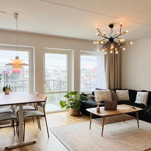Private room in Hammarby Sjöstad, common space shared!, hotel v destinaci Stockholm