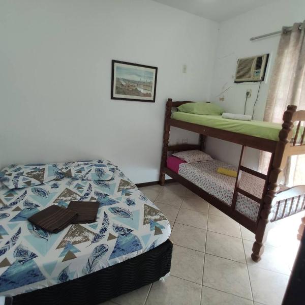Apto 2 quartos com AR Cond, prédio frente p/ praia - Foto 2