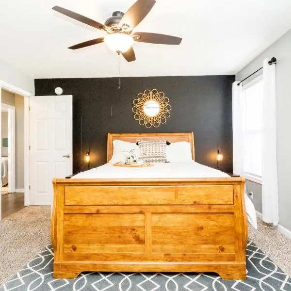 Once-In-A-Lifetime Coffee-Themed Stay For Up To 8, hotel in Clarksville