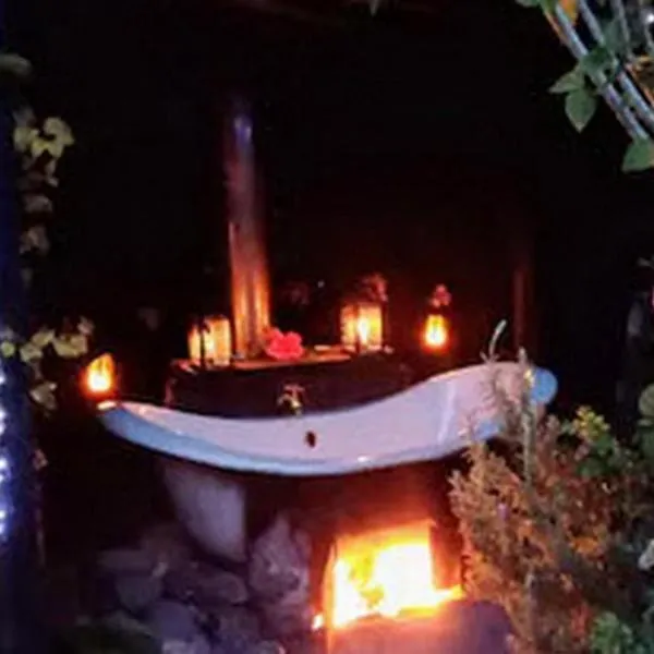 Warm Earth Cottages, hotel u gradu Katikati