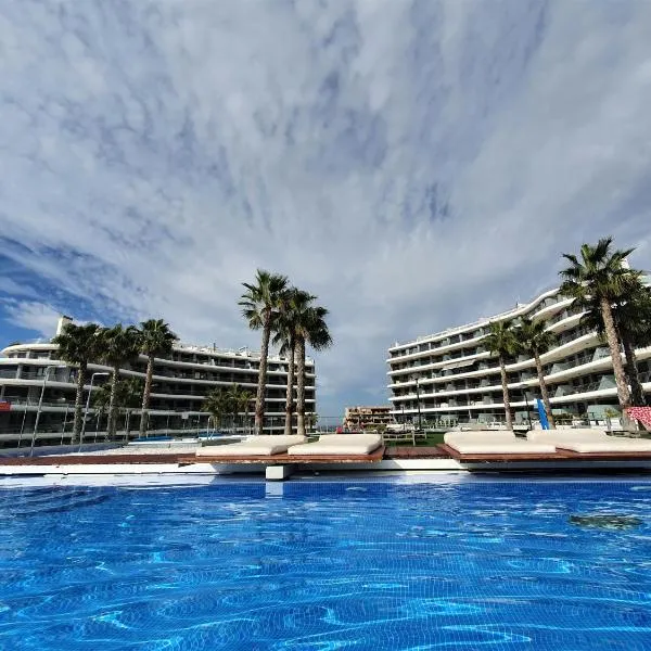Luxurious apartment next to the sea, hôtel à Arenales del Sol