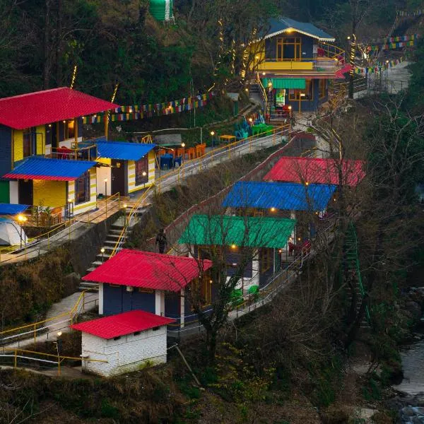 The Hosteller Mussoorie By the Streamside, Kempty, hotel v destinaci Mussoorie