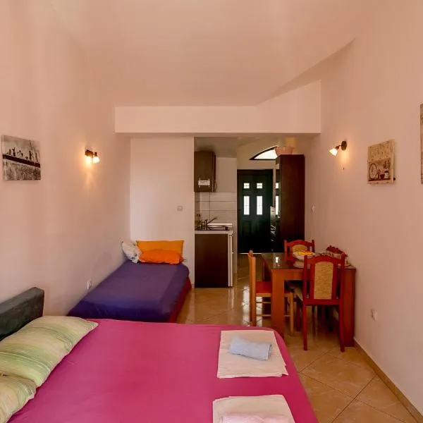 Apartment Majstorovic Topla, hotel i Topla