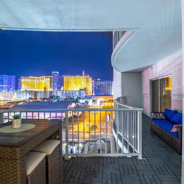 2100 SqFt Penthouse Suite W/ Strip Views! POOL GYM, hotel v Las Vegas