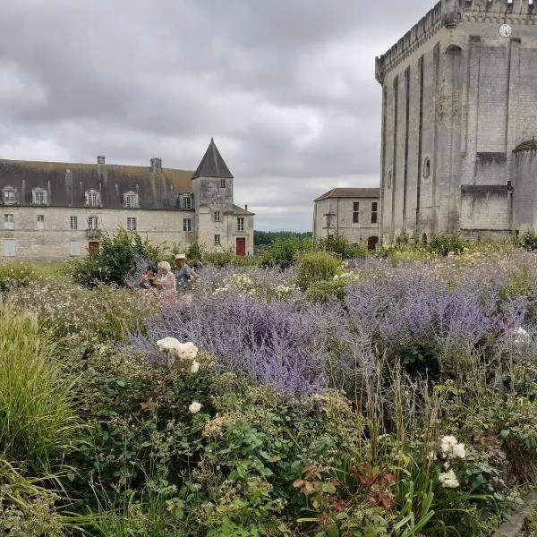 Le Clos des Passiflores - Bed and breakfast, hotel en Pons