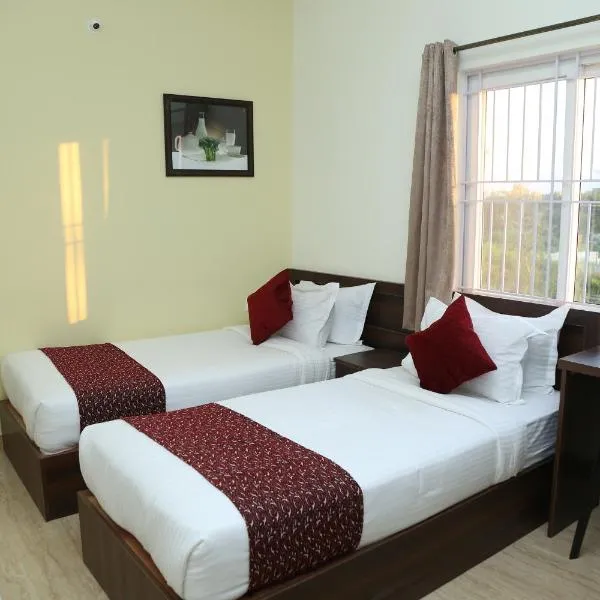 Bangalore Airport Inn Hotel, Near Kempegowda Airport, hotel in Jangamakote