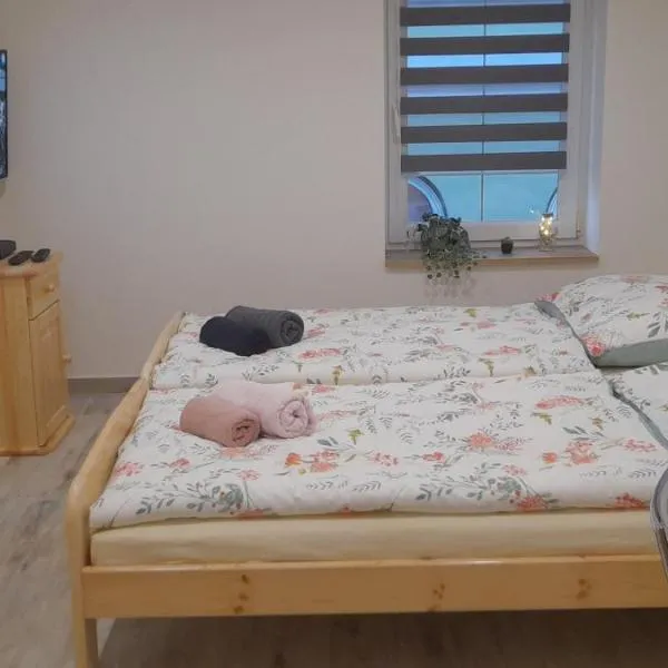 Baza wypadowa 3, hotel v destinaci Leśna