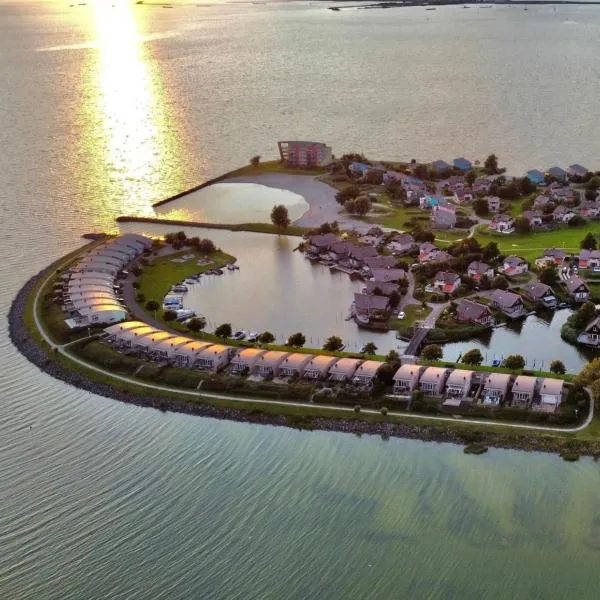 Beach Resort Makkum, hotel in Makkum