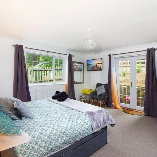 Old Lodge close to City Centre with parking, hotel in Exeter