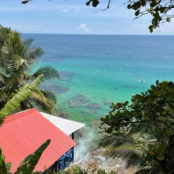 Tesoro Escondido Ecolodge Cabinas, hótel í Bocas Town