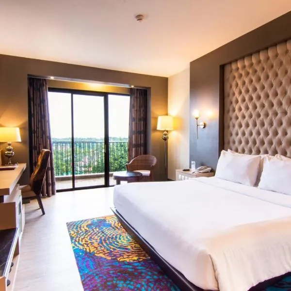 Grand Rocky Hotel Bukittinggi, отель в городе Букиттинги