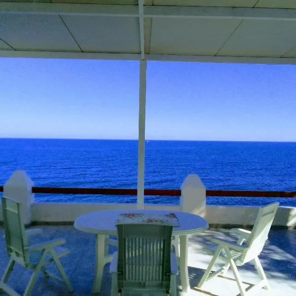 Santorini Lovers Villa, hotel in Fira