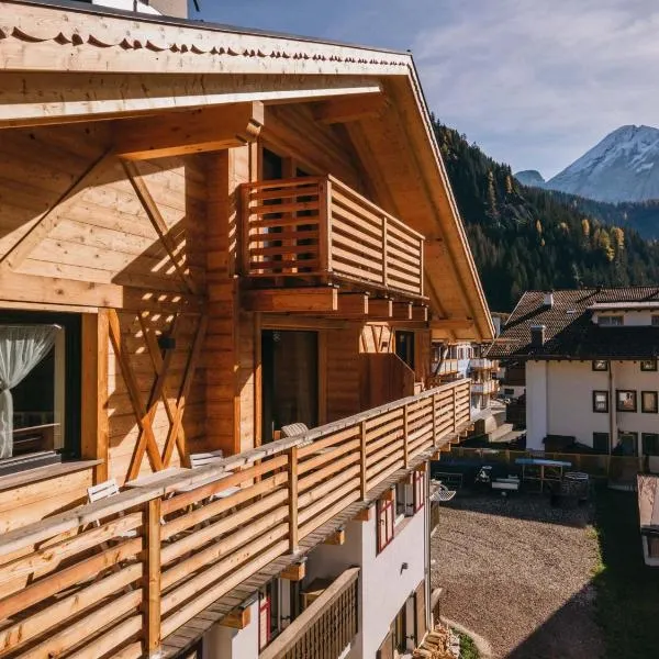 Appartamenti Cèsa Sorèie by AMA Val di Fassa, hôtel à Canazei