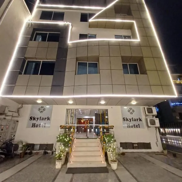 Skylark Hotel by Gabrian Hotels, khách sạn ở Gurgaon