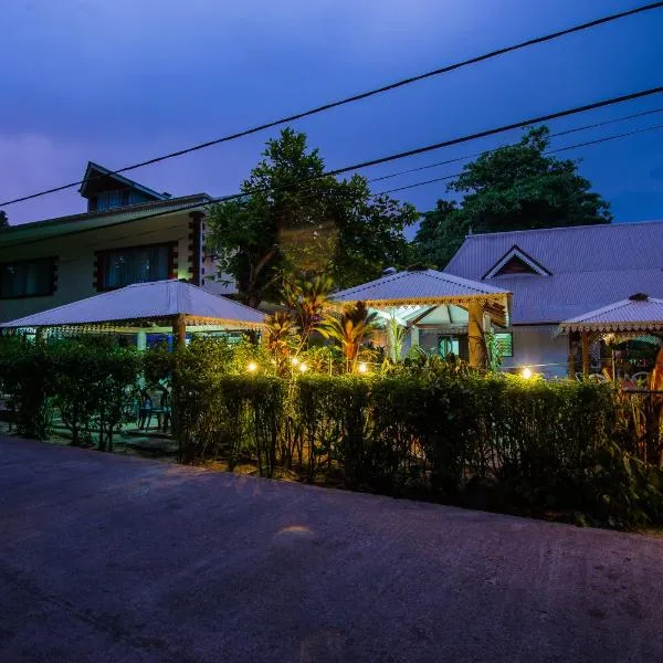 Zerof Guest House, hotell i La Digue