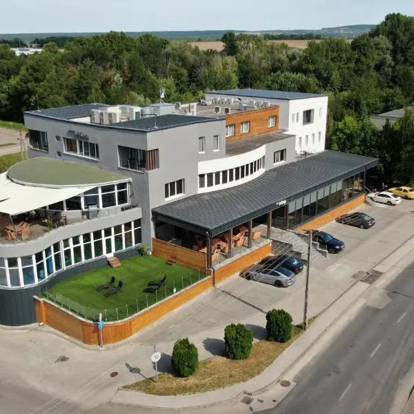 Hotel Kristály Konferencia & Wellness, viešbutis mieste Ajka
