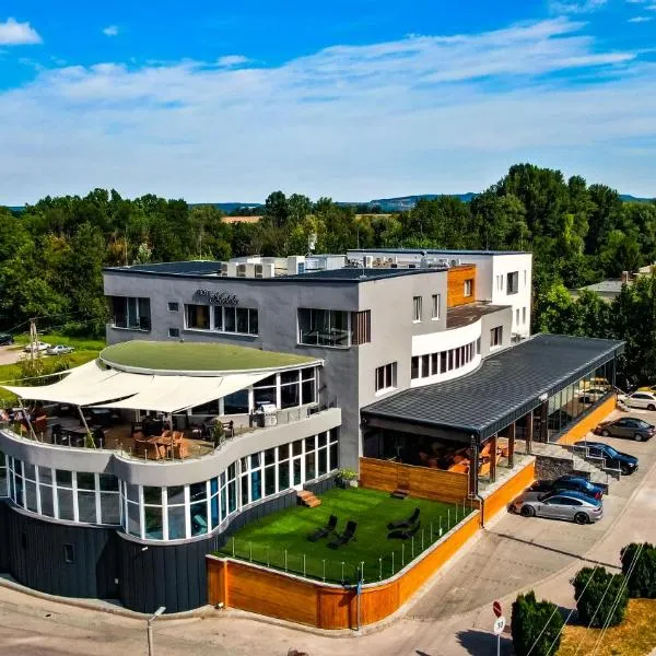 Hotel Kristály Konferencia & Wellness, hotel in Kislőd