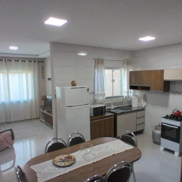 Casa aconchegante com piscina e bem localizada - Foto 5