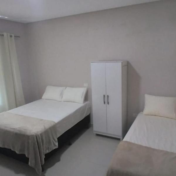 Casa aconchegante com piscina e bem localizada - Foto 2