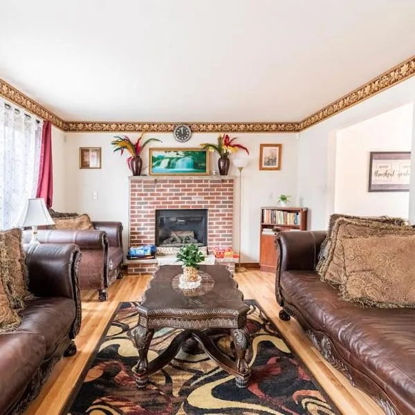 Cheerful Pocono home away from home, hotel v destinaci Albrightsville