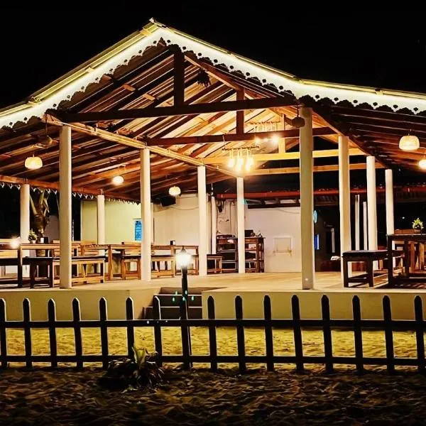 Vibes and Tides Beach Resort by Enlightened Vagabond, hotel v destinaci Gokarna