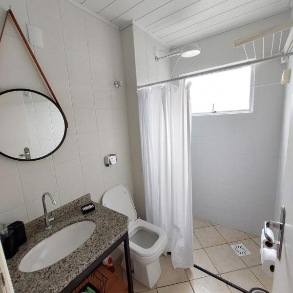 Excelente Apartamento a 1 quadra e meia do mar - Foto 3