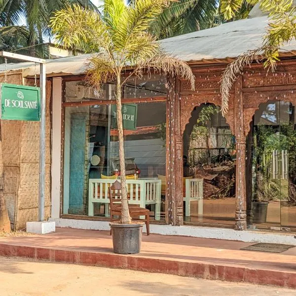 De Soul Sante Morjim- 40 Steps Far From Morjim Beach Goa, отель в Морджиме