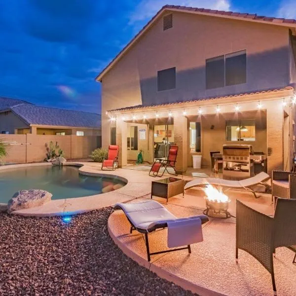 Desert Oasis Amazing Pool Waterfall Firepit Office, hotel in Casa Grande