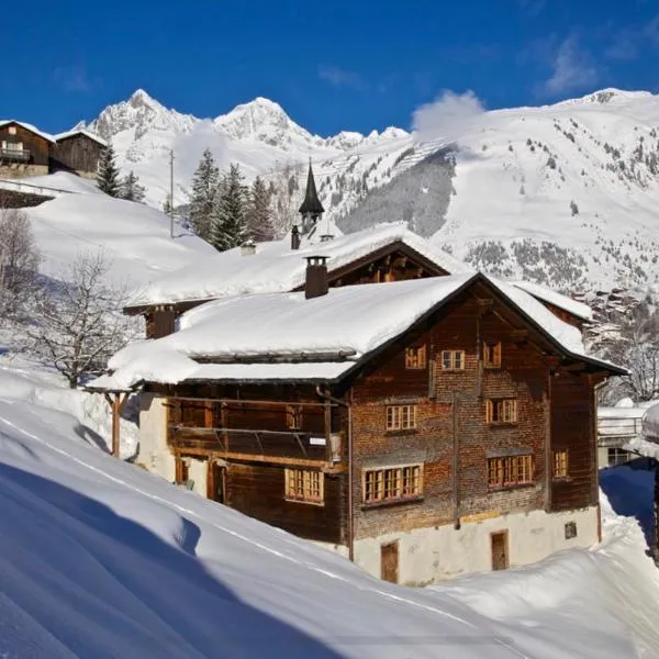 Alpenlodge Tgèsa Surrein Giassa10, hotel en Sedrun